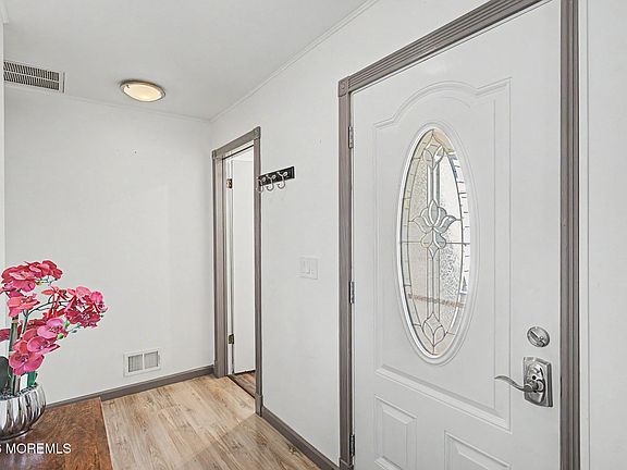 3rd image of 442 Mulberry Place