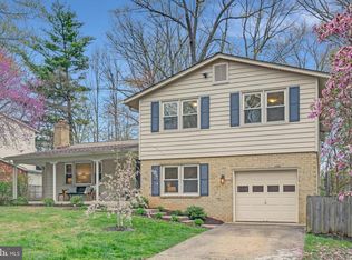 10424 Collingham Dr, Fairfax, VA 22032