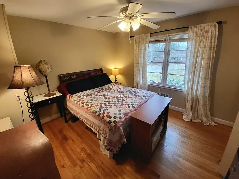 114 Allee St — Photo 4