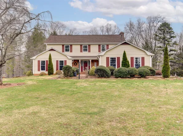 1304 Gills Rd, Bedford, VA 24523