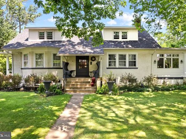 421 S 5th St, North Wales, PA 19454