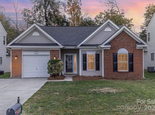 12534 Deaton Hill Dr, Charlotte, NC 28269