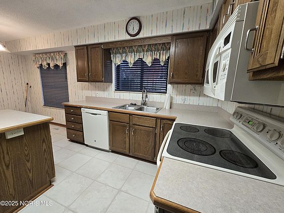 5th image of 4464 Meadow Creek Ct