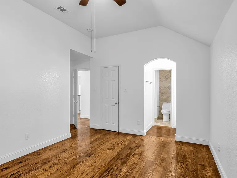 3010 Lena Dr — Photo 44