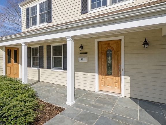 3rd image of 32 Deerfield Rd