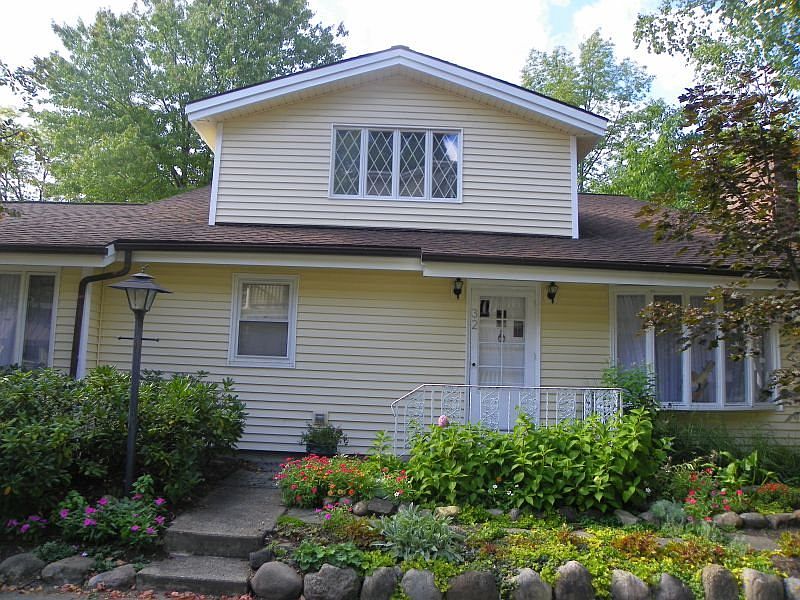 1st image of 32 Waugh Ave