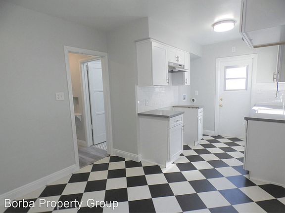 3rd image of 419 Gaviota Ave