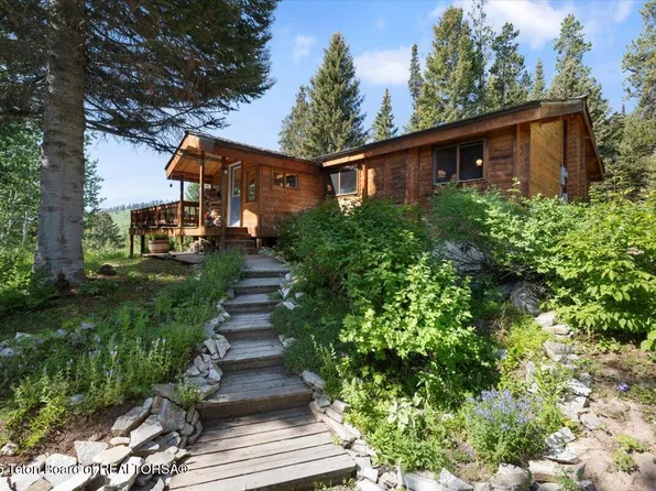 6740 W Lupine Trl, Wilson, WY 83014