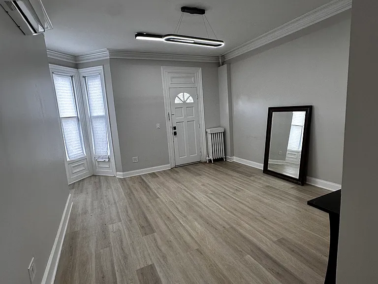 N Bridge St — Photo 5