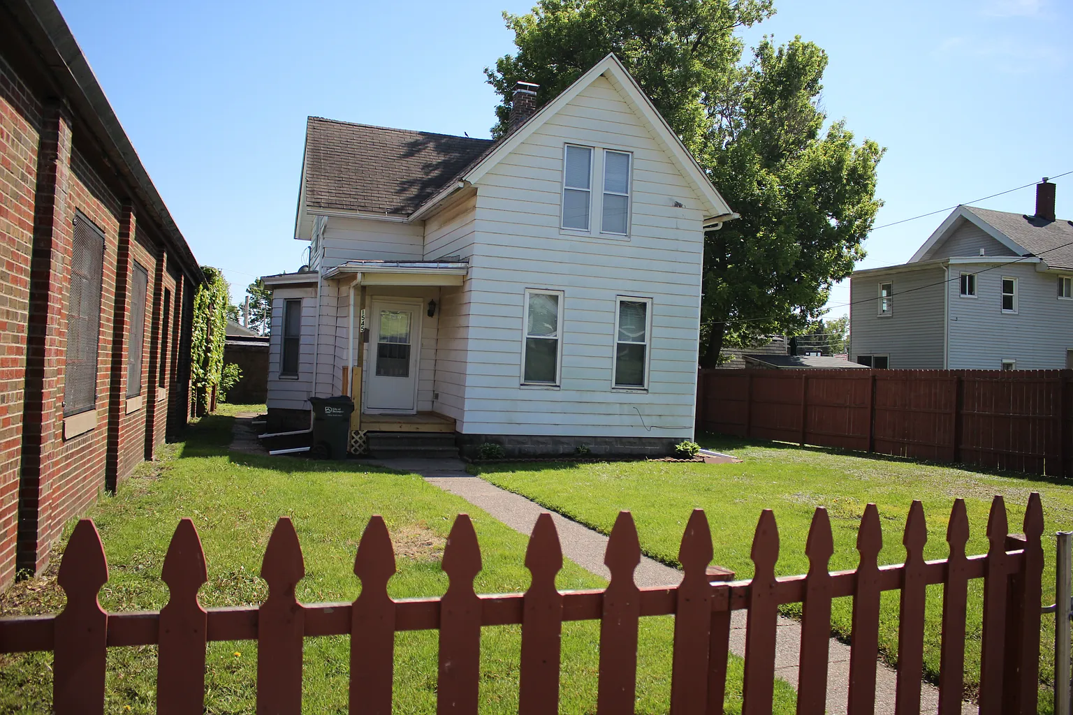 1545 W 2nd St photo 1