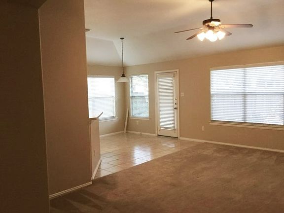 4th image of 32514 Decker Oaks Dr