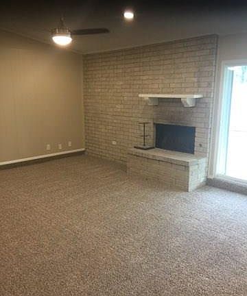 2nd image of 1826 Hemlock Dr
