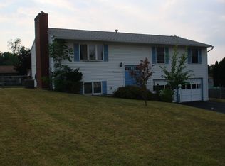 32 Lori Dr, Apalachin, NY 13732