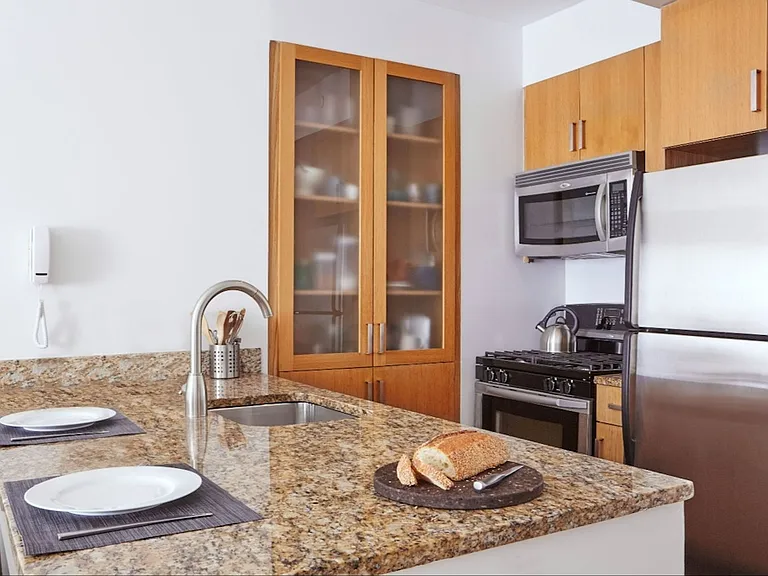 188 Ludlow St #23J — Photo 8