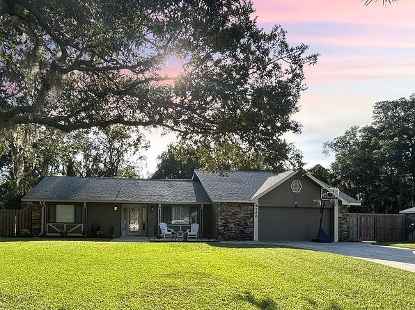 9740 Fairway Cir