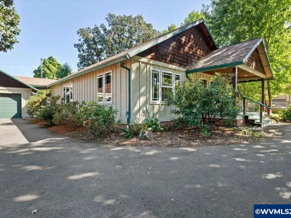 560 SW Hayter St, Dallas, OR 97338