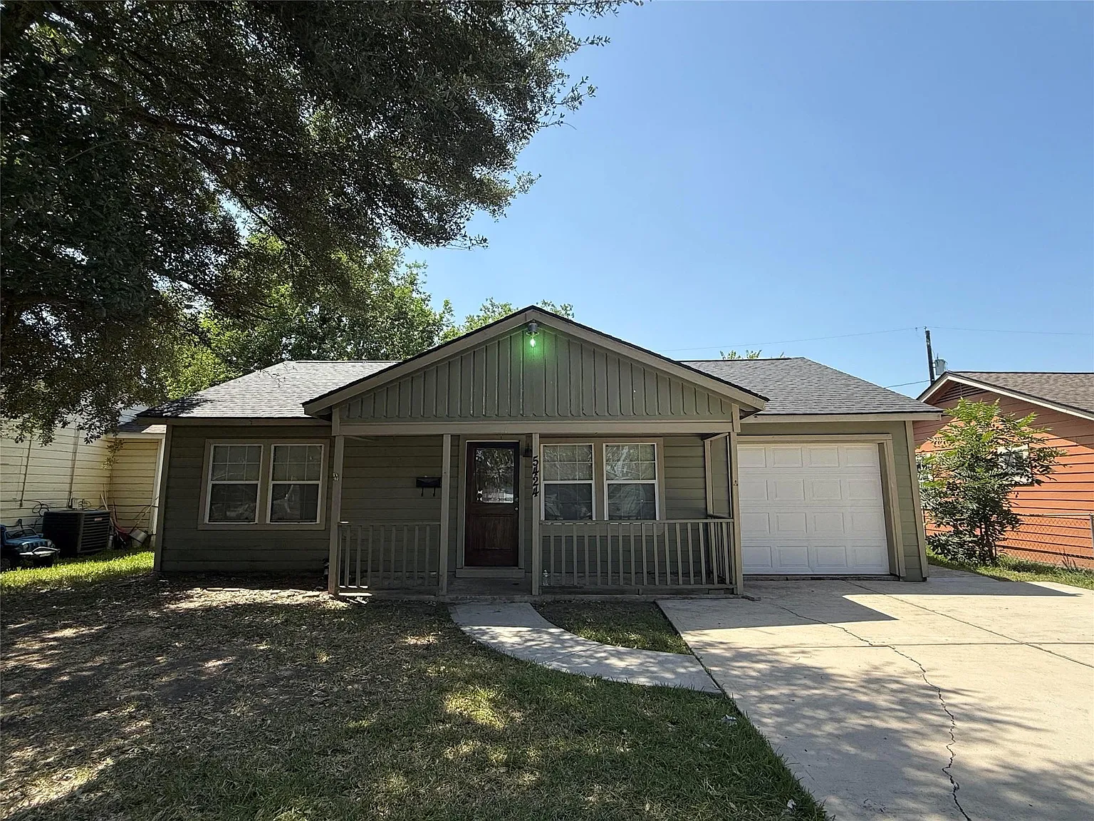 2 bed, 2.0 bath, 1160 sqft, $1,400 — Photo 2