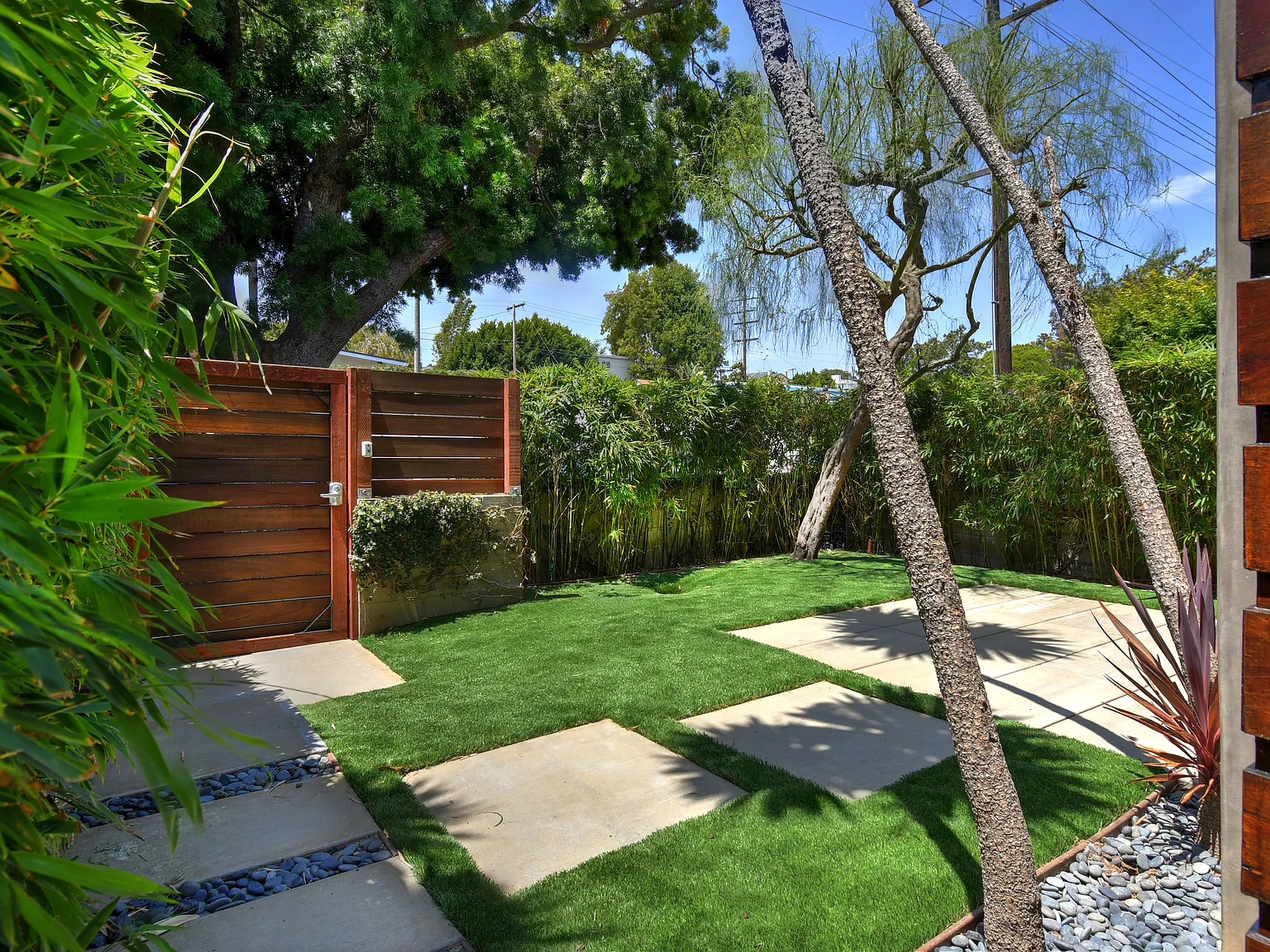 3 bed, 2.5 bath, 2200 sqft, $11,000 — Photo 3