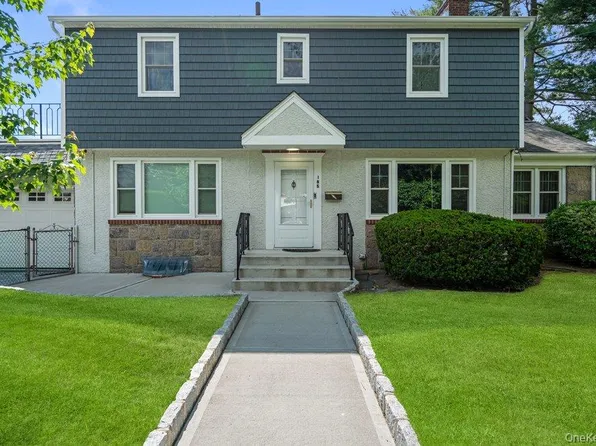 165 Linmouth Road, Malverne, NY 11565