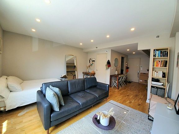 3rd image of 1511 Bedford Ave #4O