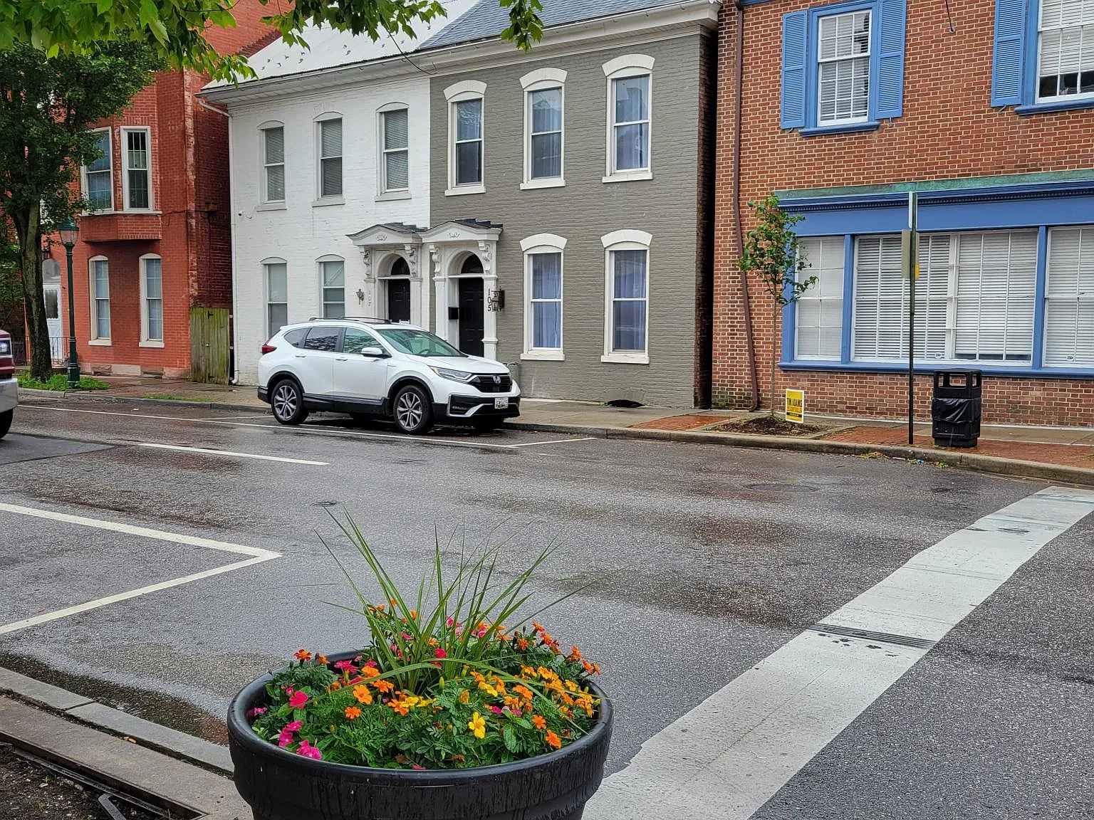 2 bed, 1600 sqft, $1,600 — Photo 2