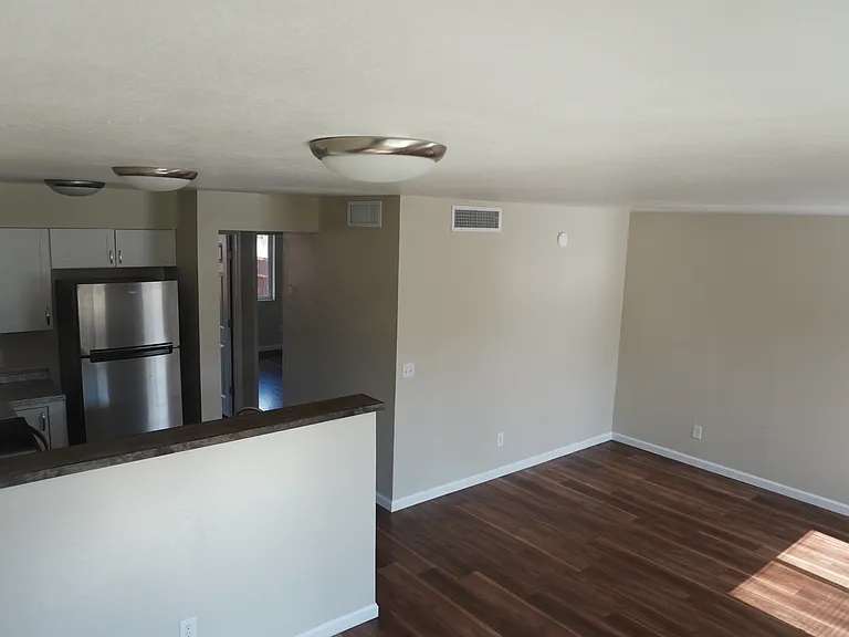 3953 N Palm Grove Dr #1 — Photo 4
