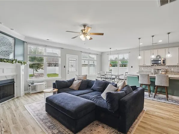 2857 Cross Landing Dr, Suffolk, VA 23434