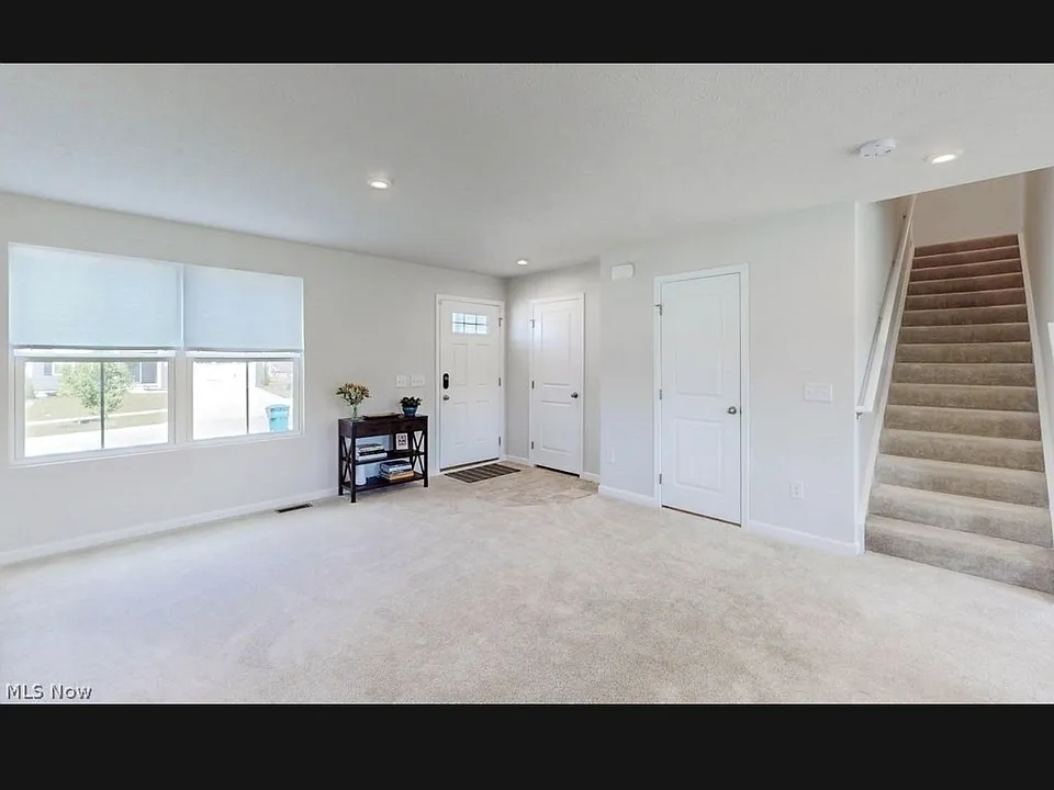 3898 Higgins Dr