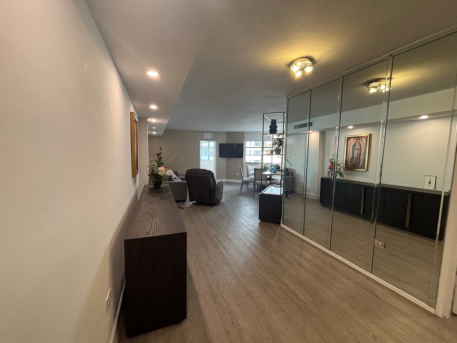 2 bed, 990 sqft, $3,500 — Photo 4