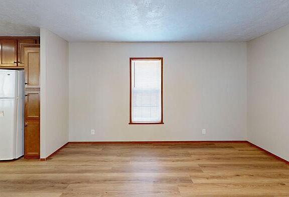 3rd image of 129 American Ave