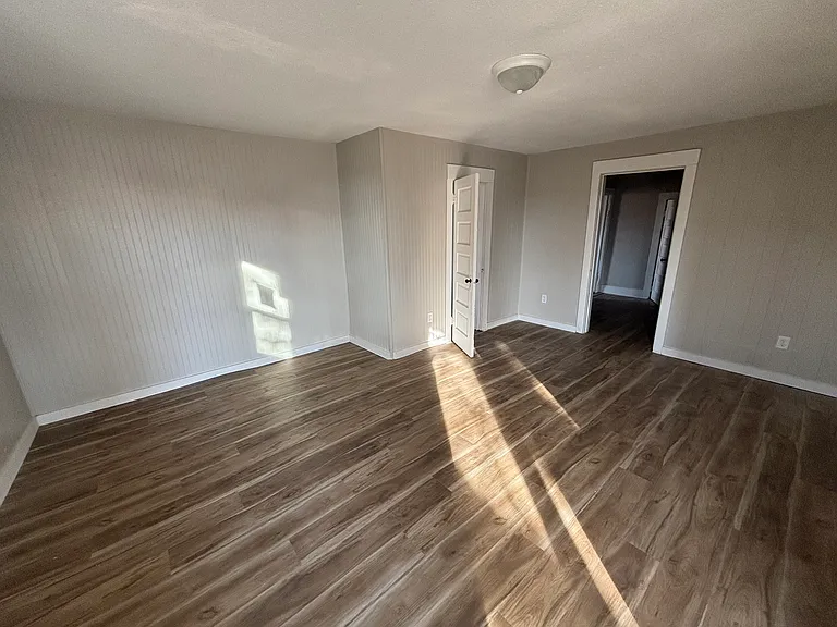 14 E 6th Ave #6 — Photo 4