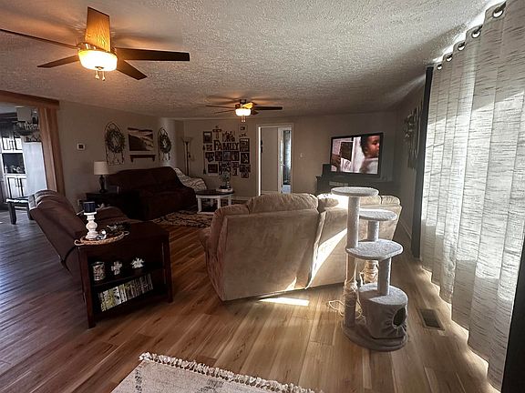 5th image of 296 Bolyard Dr