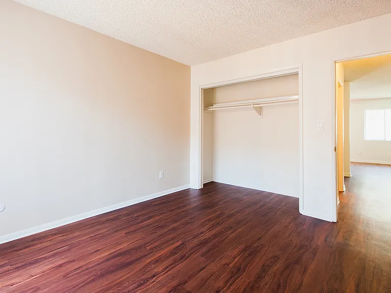 The Beautiful Islander Apartments! — Photo 12