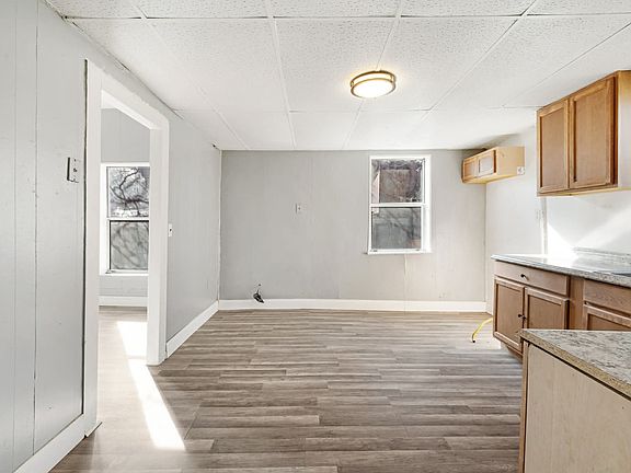 4th image of 1716 Maple Ave