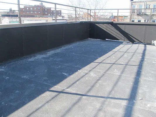 Rented by P Management | media 35