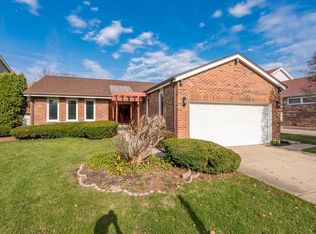 408 Tracy Ter, Des Plaines, IL 60016