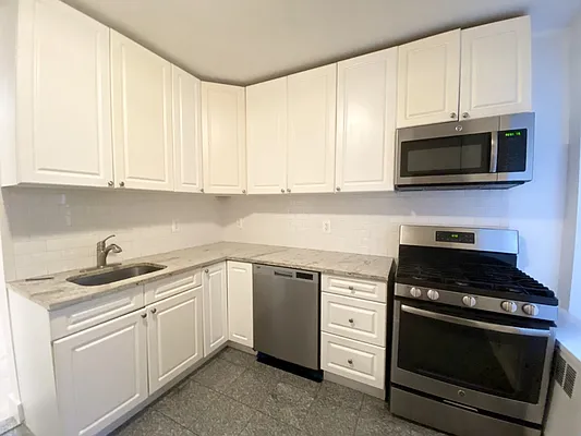 Rented by FirstService Realty (legacy) | media 6