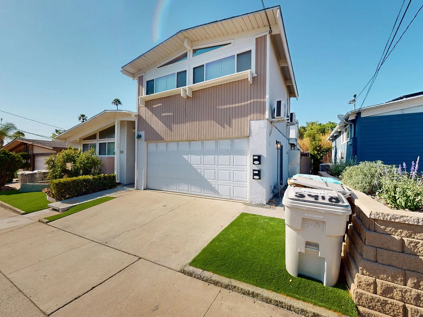Cozy 2BD / 1BA Private Unit!! — Photo 1