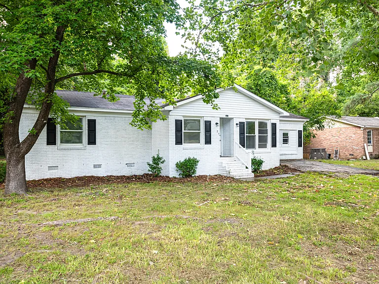 27 Bethune Ct — Photo 7
