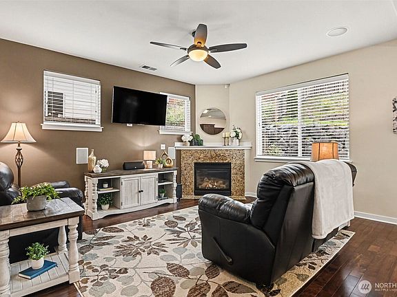 4th image of 1023 117th Drive SE