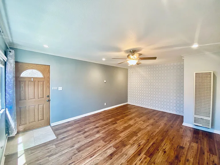 2029 1/2 Oliver Ave — Photo 4