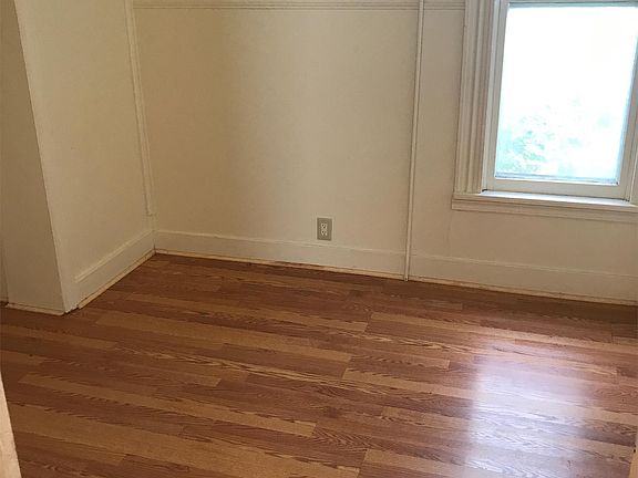 4th image of 914 Eastern Ave SE #1