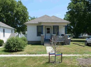 513 C St, Shelton, NE 68876