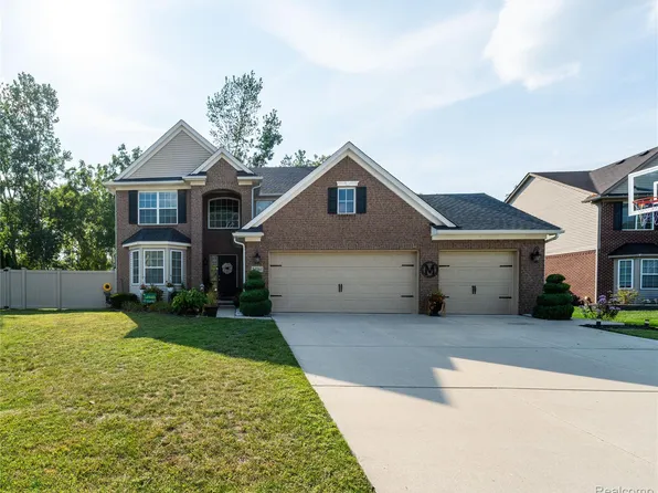 24161 Thorn Dr, Flat Rock, MI 48134