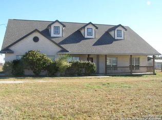 142 Shannon Ridge Dr, Floresville, TX 78114