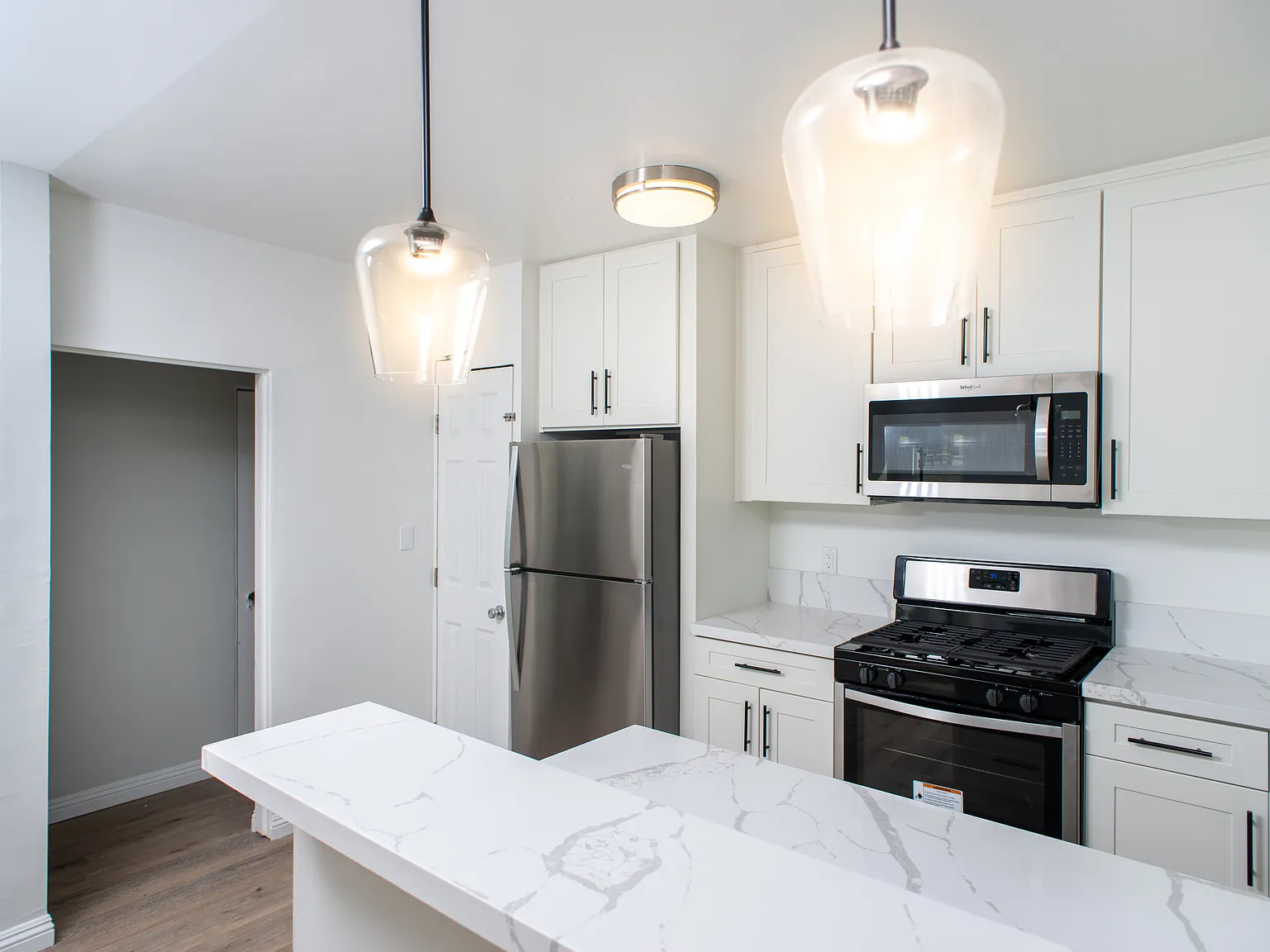 1 bed, 800 sqft, $2,200 — Photo 4