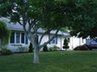 44 Sowams Dr, Bristol, RI 02809