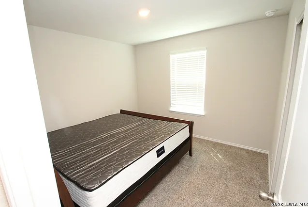 3 bed, 2.0 bath, 1411 sqft, $1,700 — Photo 4
