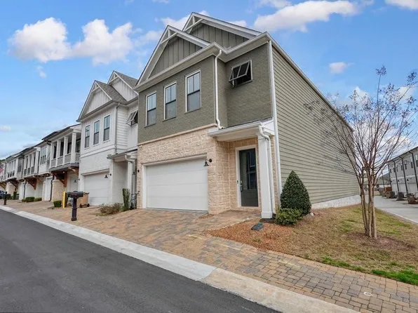123 Village Green Ave, Woodstock, GA 30189