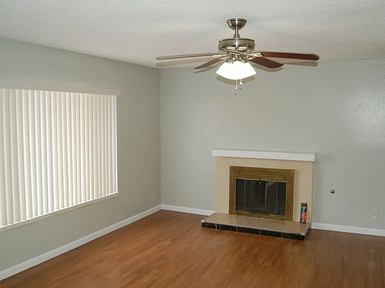 7185 Acorn Ct — Photo 4
